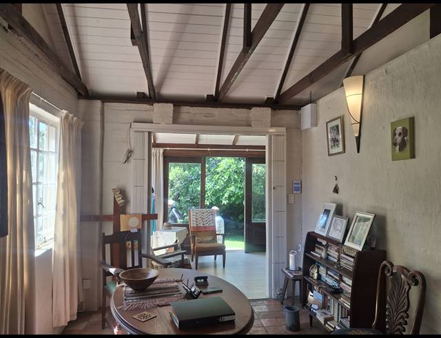 4 BEDROOM FREEHOLD FOR SALE IN HILTON CENTRAL